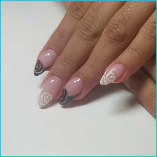 Ricostruzione Unghie a Punta