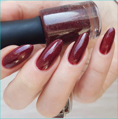 ricostruzione unghie a mandorla